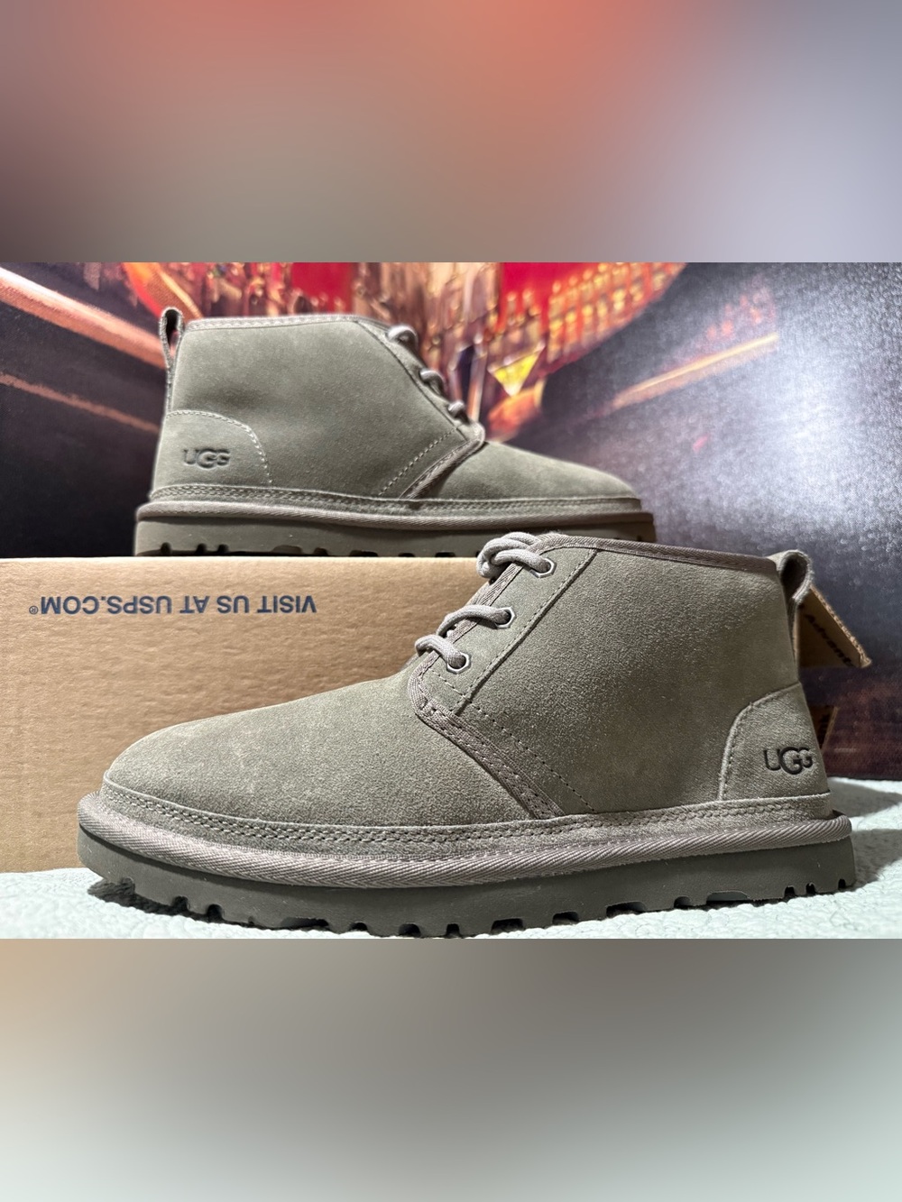 UGG Women’s Size 7 Suede Chukka Boots in Olive Green